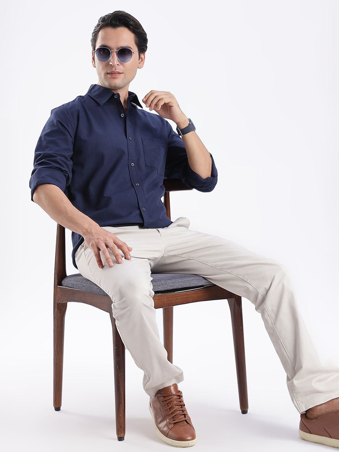 Men Navy Cotton Linen Slim Fit Solid Shirt