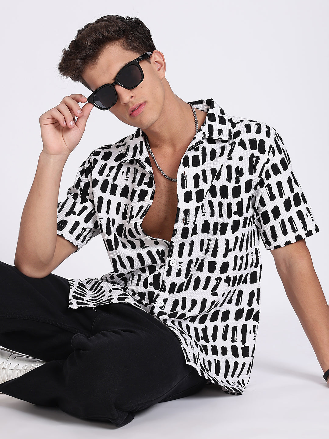 Men WB Cotton Blend Waffle Printed Shirt