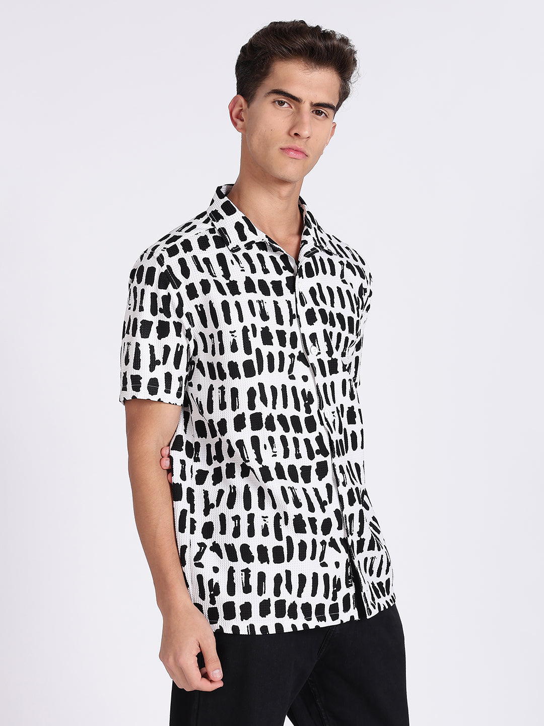 Men WB Cotton Blend Waffle Printed Shirt