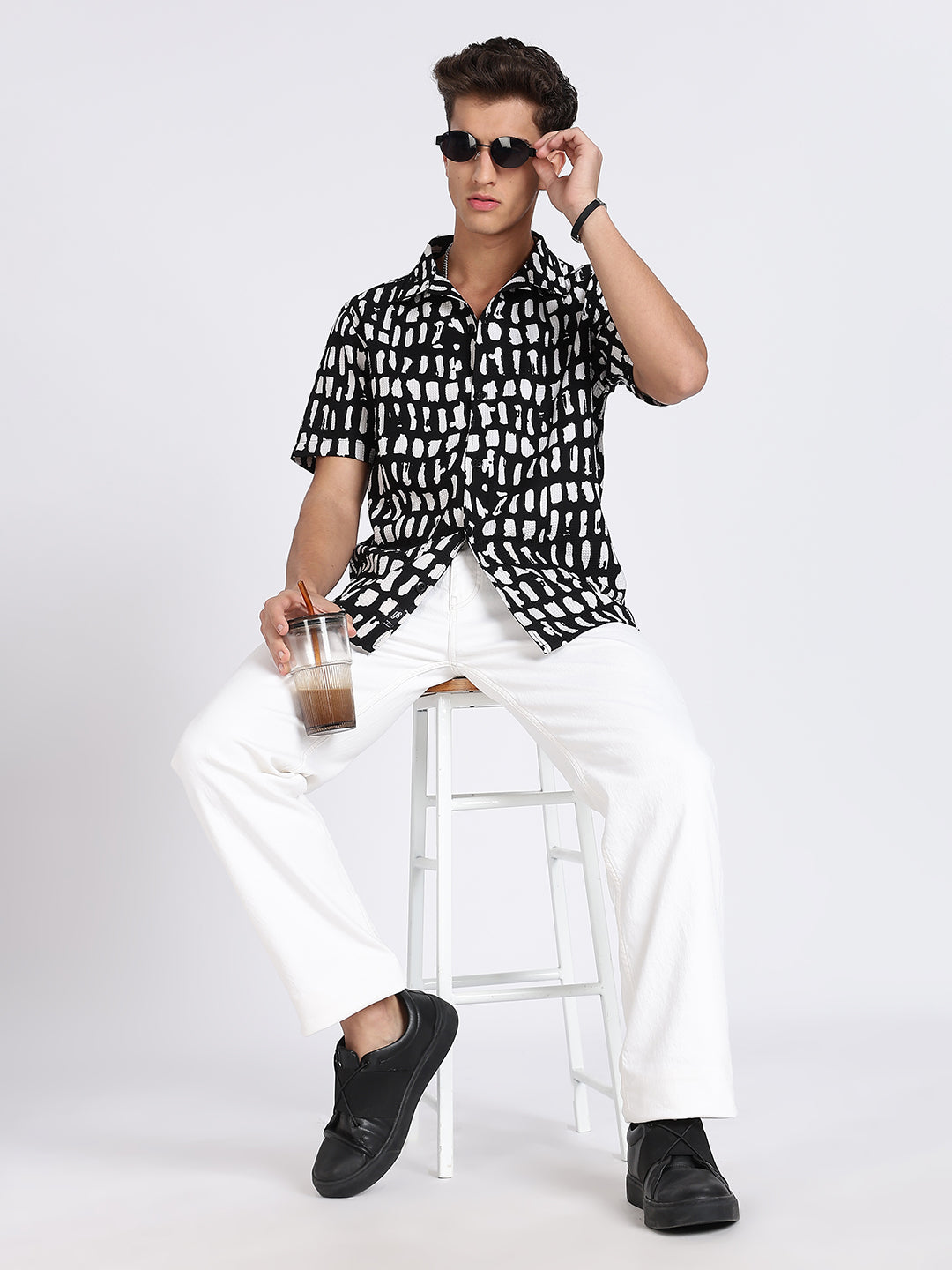 Men BW Cotton Blend Waffle Printed Shirt